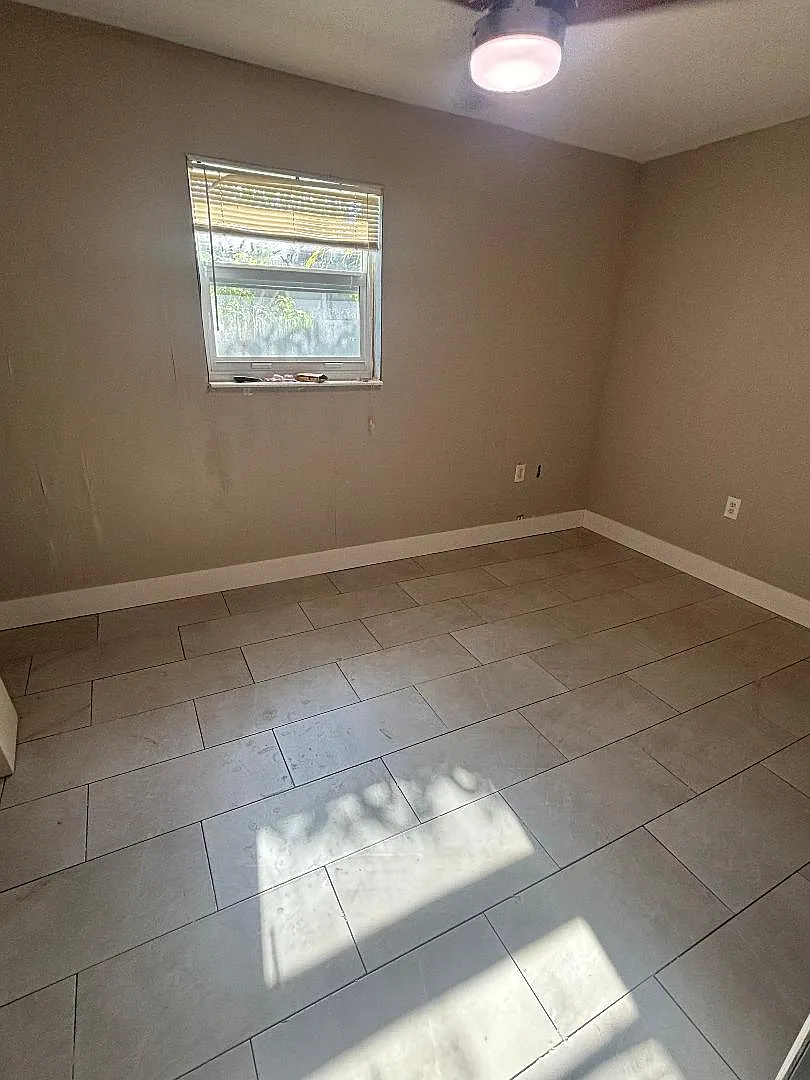 5 bed, 1600 sqft, $4,000 — Photo 4