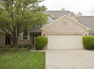 304 Pebble Beach Ln, Bartlett, IL 60103