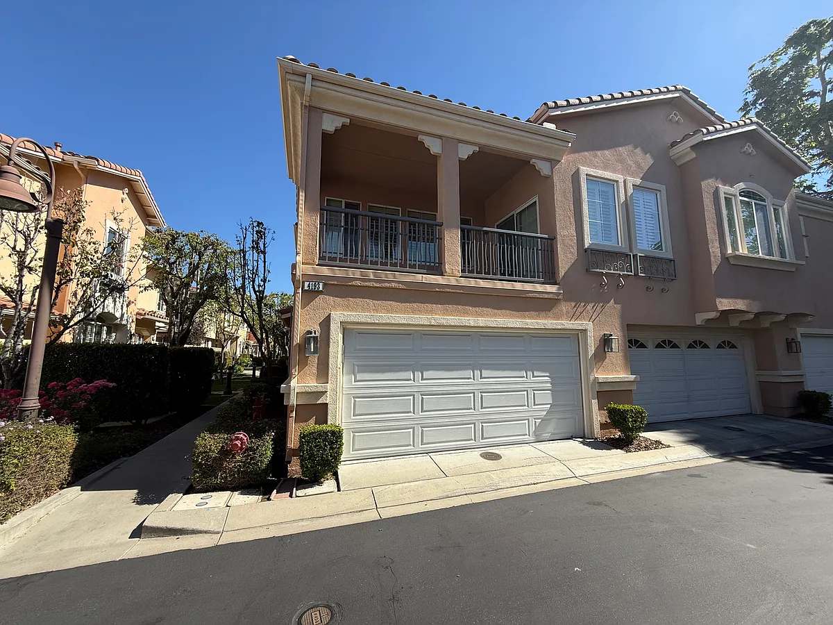 Building Photo - 4193 Terraza Way #A