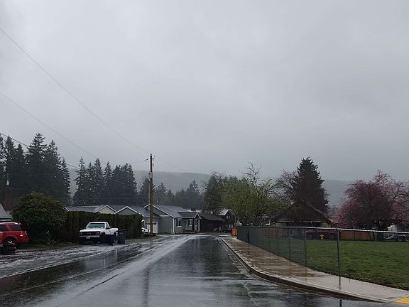 4th image of 1502 Farm St #9