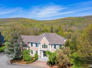 41 James Brite Cir, Mahwah, NJ 07430