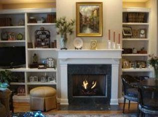 851 Dunroy Dr, Hendersonville, NC 28739