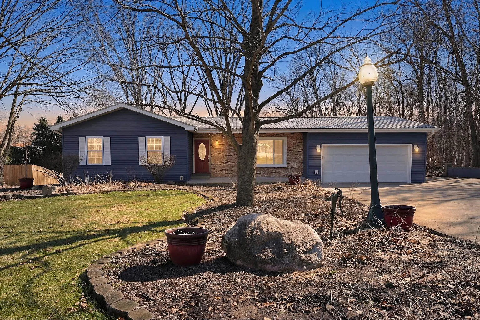 2438 S Woodland Trl photo 1