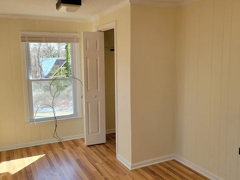 223 Severin St — Photo 38