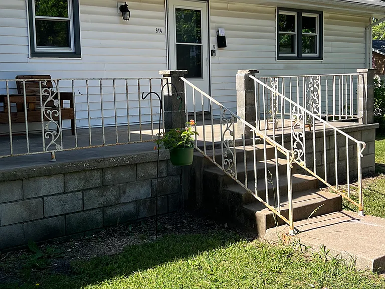 Shared front porch