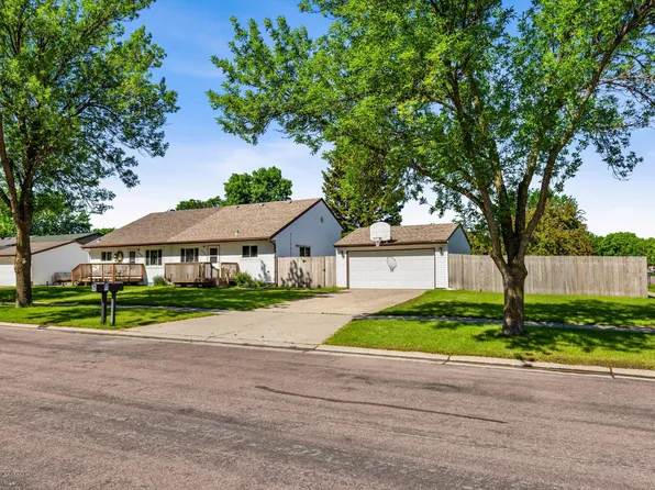 3001 21st St S, Fargo, ND 58103