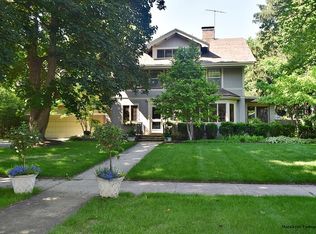 1211 Garfield Ave, Aurora, IL 60506