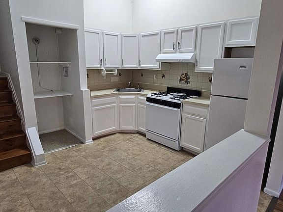 4th image of 1497 Longfellow Ave #1