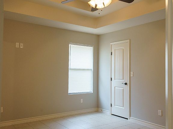 5th image of 406 E 3rd St #10