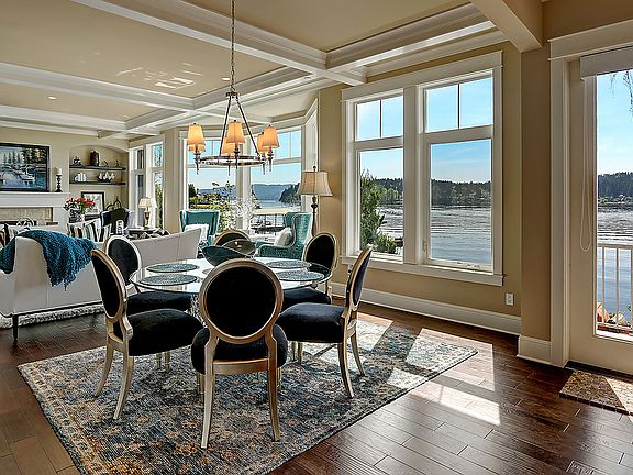 3rd image of 3835 E Lake Sammamish Pkwy NE