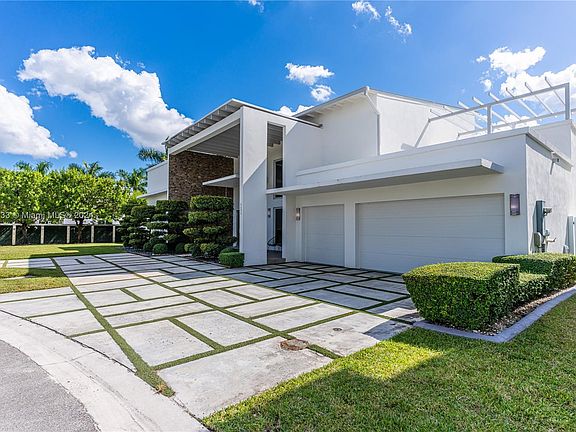 4th image of 8404 NW 33rd Ter