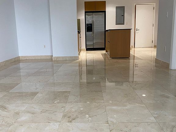 3rd image of 1050 Brickell Ave #19