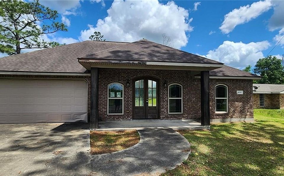 1st image of 832 Seminole Dr