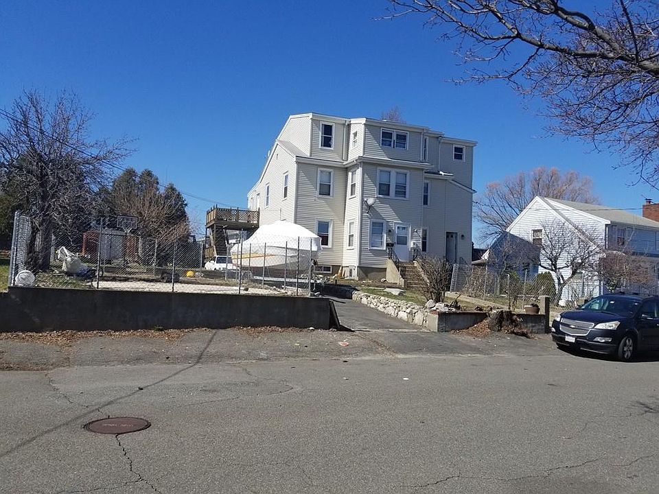 2nd image of 24 Dawes St