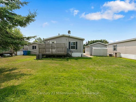 5th image of 110 Rosewood Dr