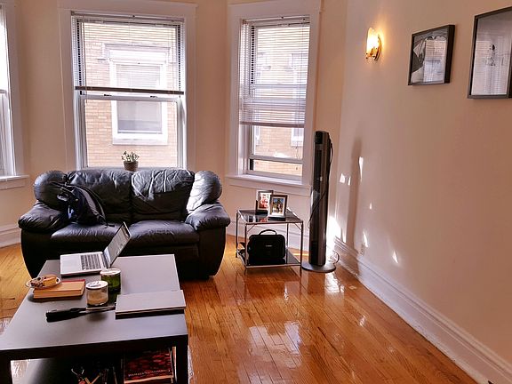 2nd image of 6900 N Sheridan Rd APT 2