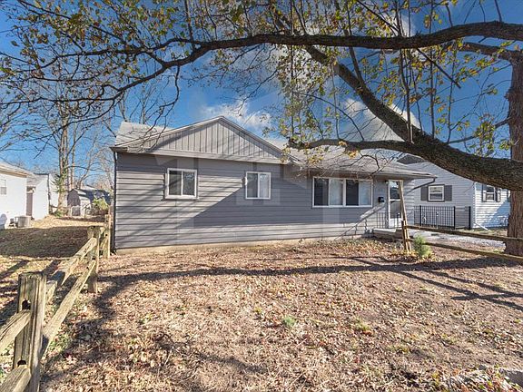 2nd image of 4621 Woodcroft Ave