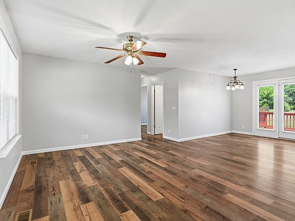5th image of 1150 17th Ave E