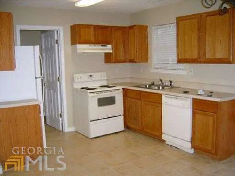 Building Photo - Pinedale Cir NW