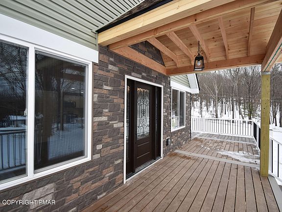 4th image of 108 Stag Ct