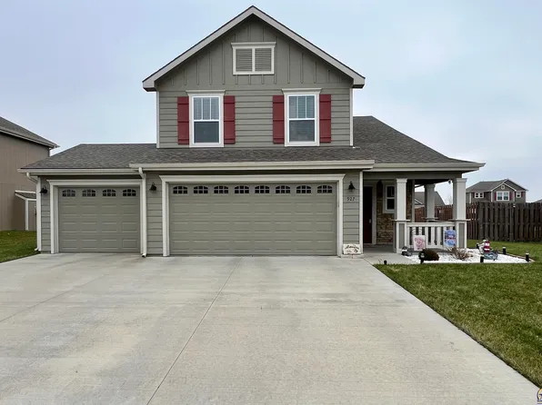 927 W 30th St, Lawrence, KS 66046