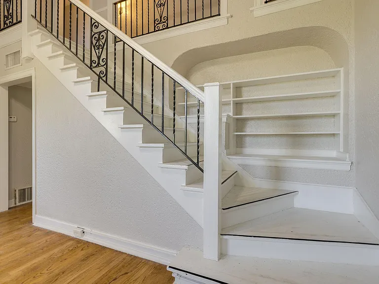 2516 N Hudson Ave #201 — Photo 27