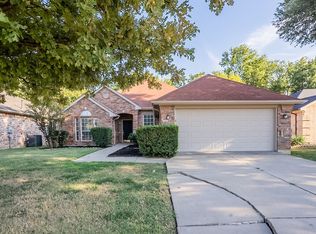 1712 Farmington Dr, Mansfield, TX 76063