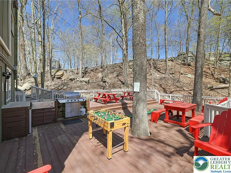 163 Cambridge Ct — Photo 6
