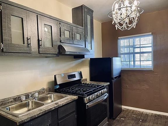 4th image of 3320 Alameda Ave #B
