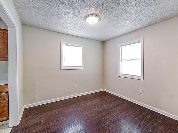 4th image of 118 Helena Dr