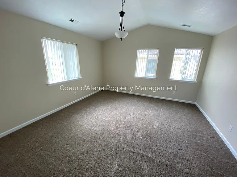 7837 N Holyoke Loop — Photo 12