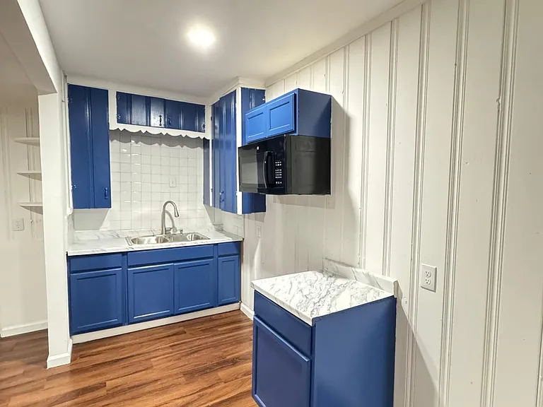 225 Armstrong St — Photo 6