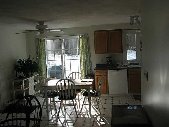 5th image of 18 Sharon Dr