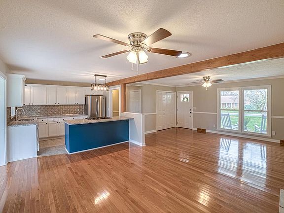 3rd image of 221 Nelson Ave