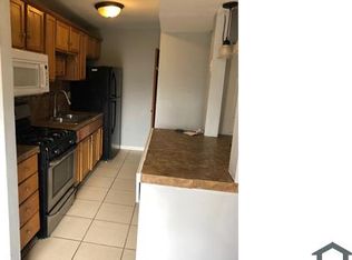 15 Fernwood Dr #V, Bolingbrook, IL 60440