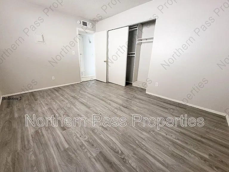 5233 Carousel Dr #2 — Photo 12