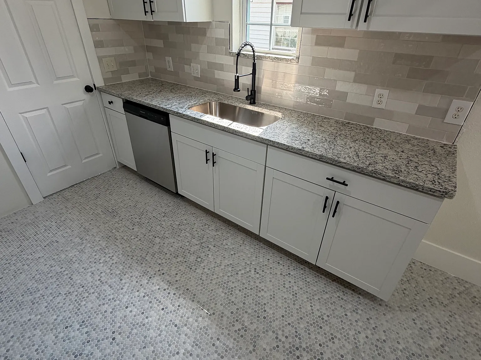 3 bed, 1174 sqft, $1,295 — Photo 4
