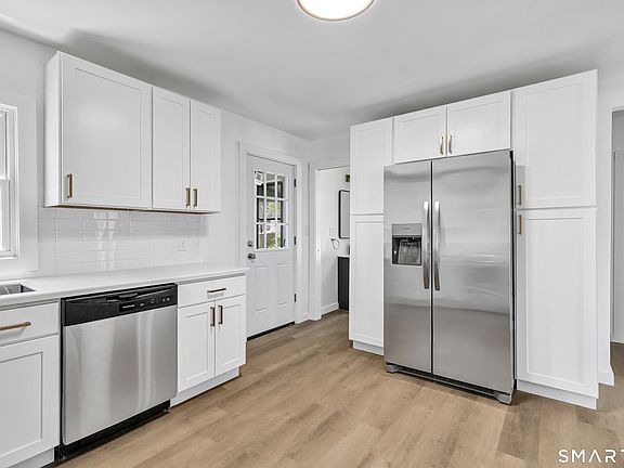 4th image of 59 Lenox Avenue