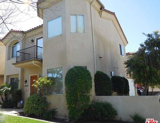 2nd image of 2409 Cabrillo Ave
