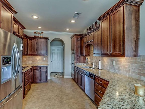 4th image of 217 Hawthorn Dr