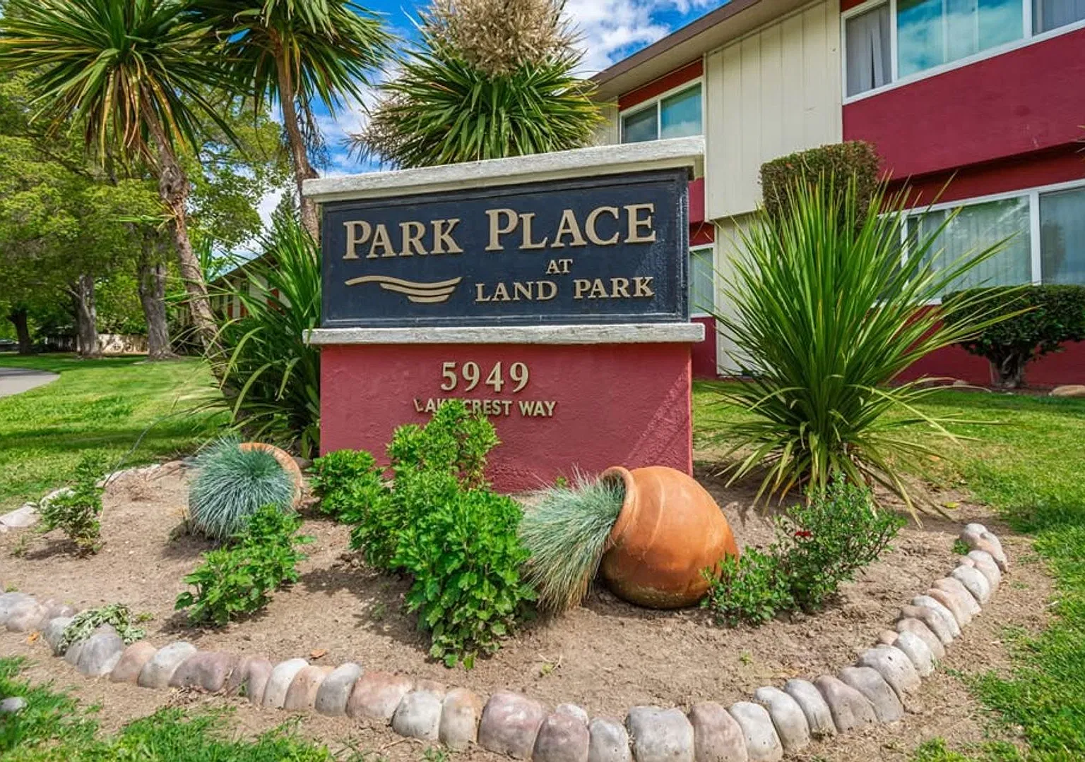 Park Place Apartments — Photo 2