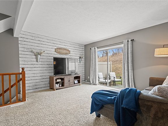 5th image of 120 Old Village Ln