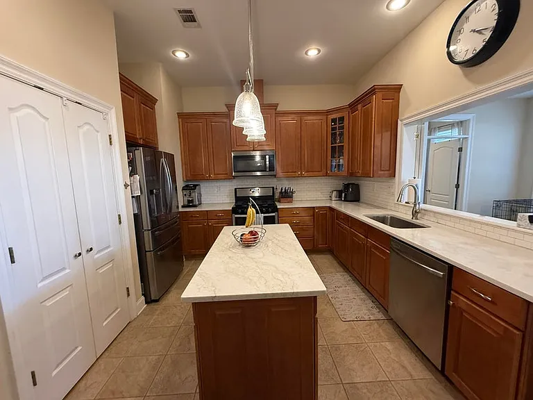 4410 Windlake Dr — Photo 9