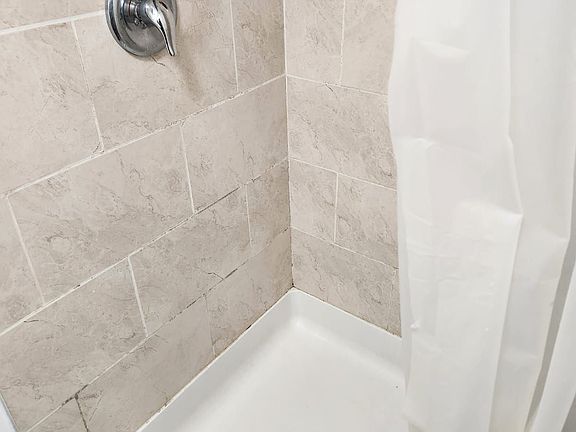 4th image of 240 Tansley Rd