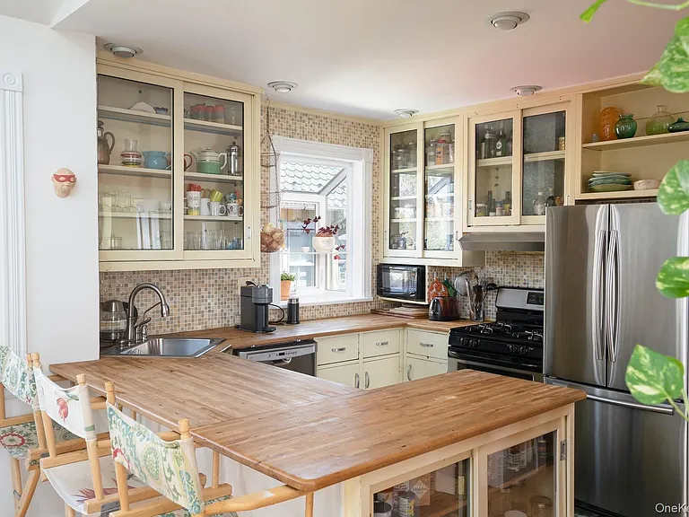 52 Jefferson St — Photo 7