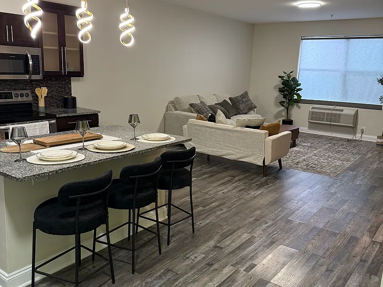 6400 Jefferson St #206 — Photo 4