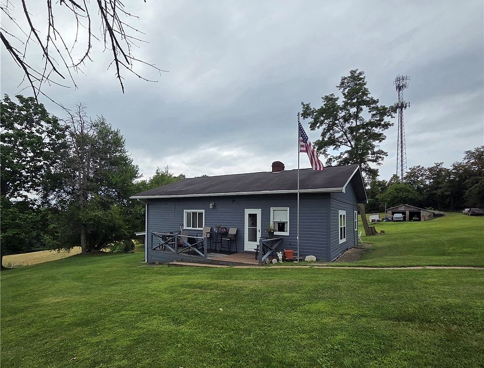 1st image of 330 Young Ln