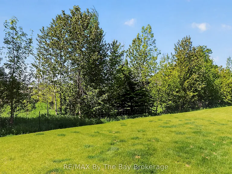 52 Amber Dr — Photo 49