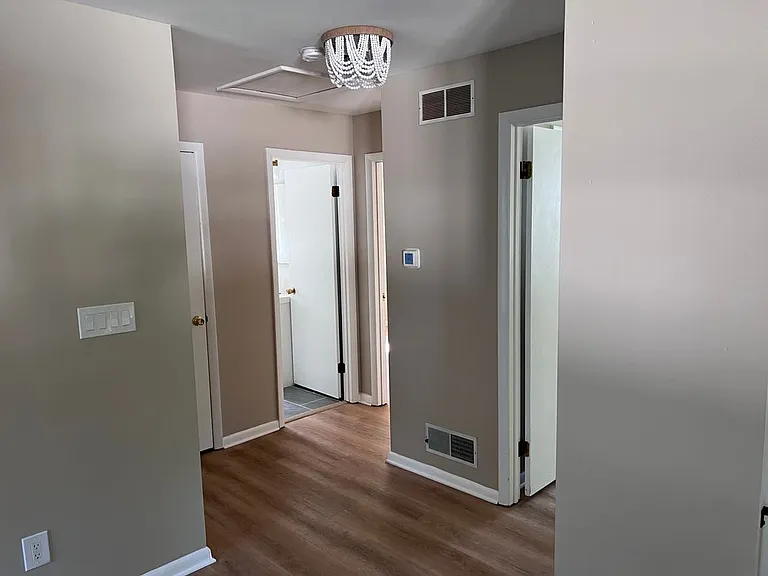 519 Kenmore Rd — Photo 13