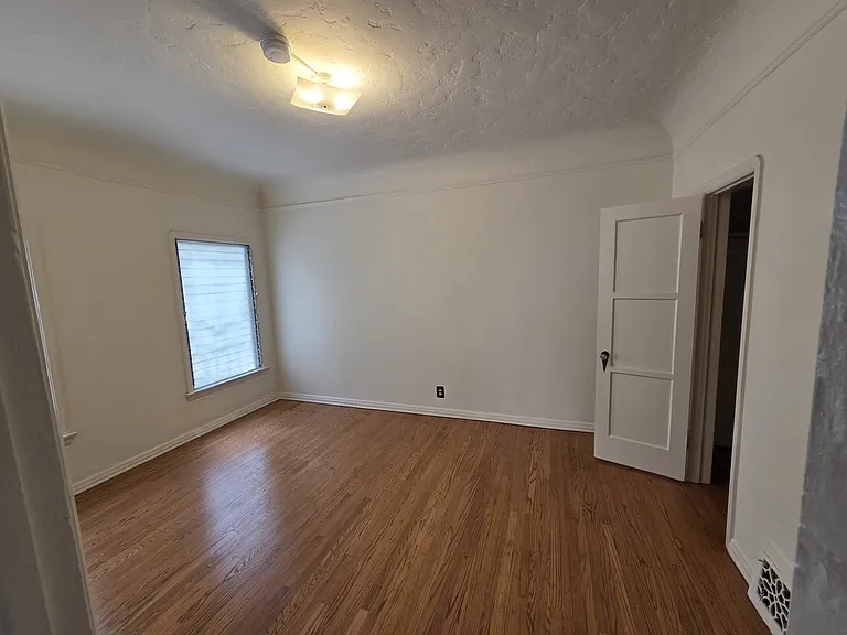 366 S Cochran Ave #103 — Photo 7
